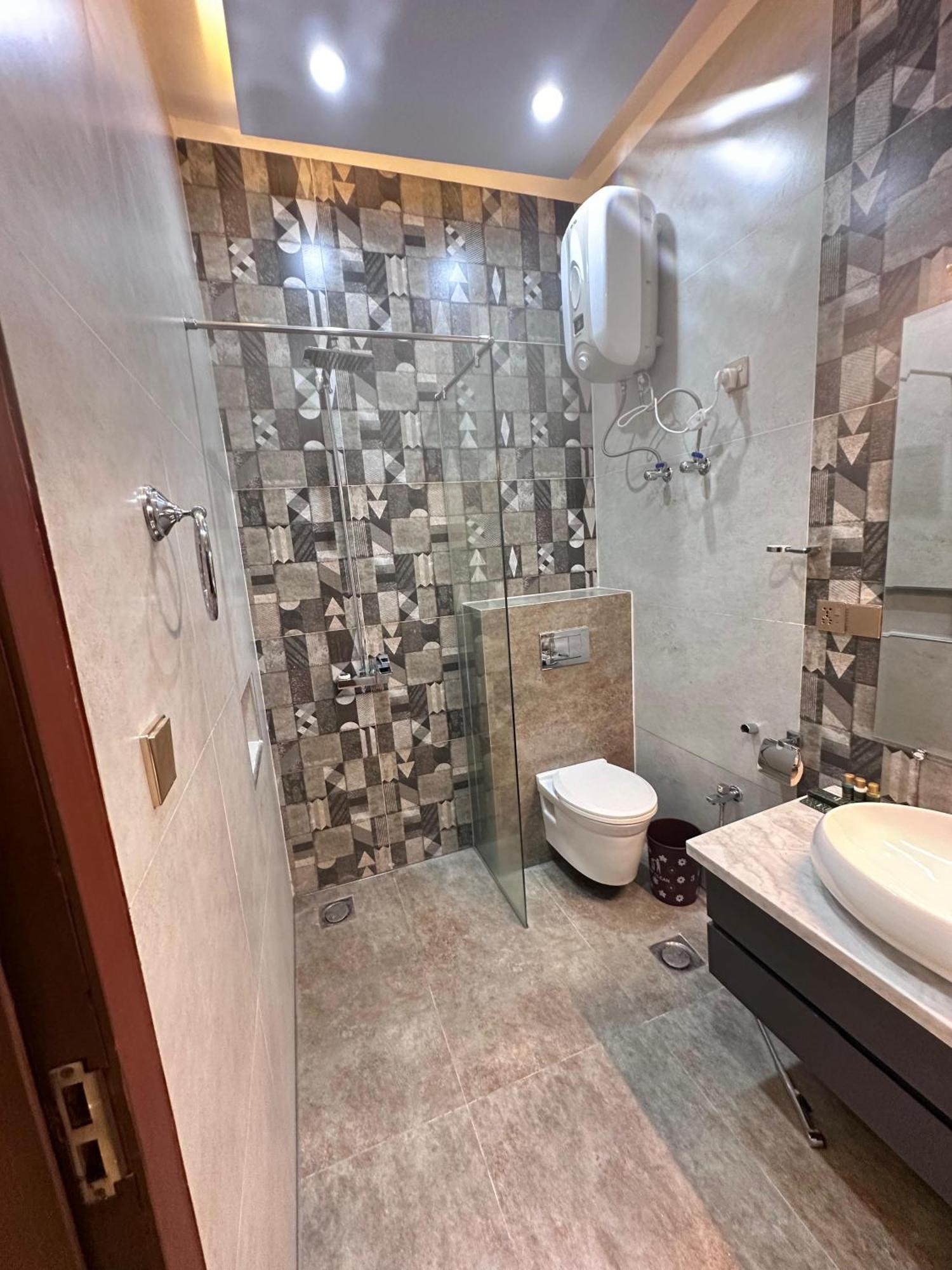 Pavilion Suites - Premium Aparthotel In Bahria Town ラーワルピンディー エクステリア 写真