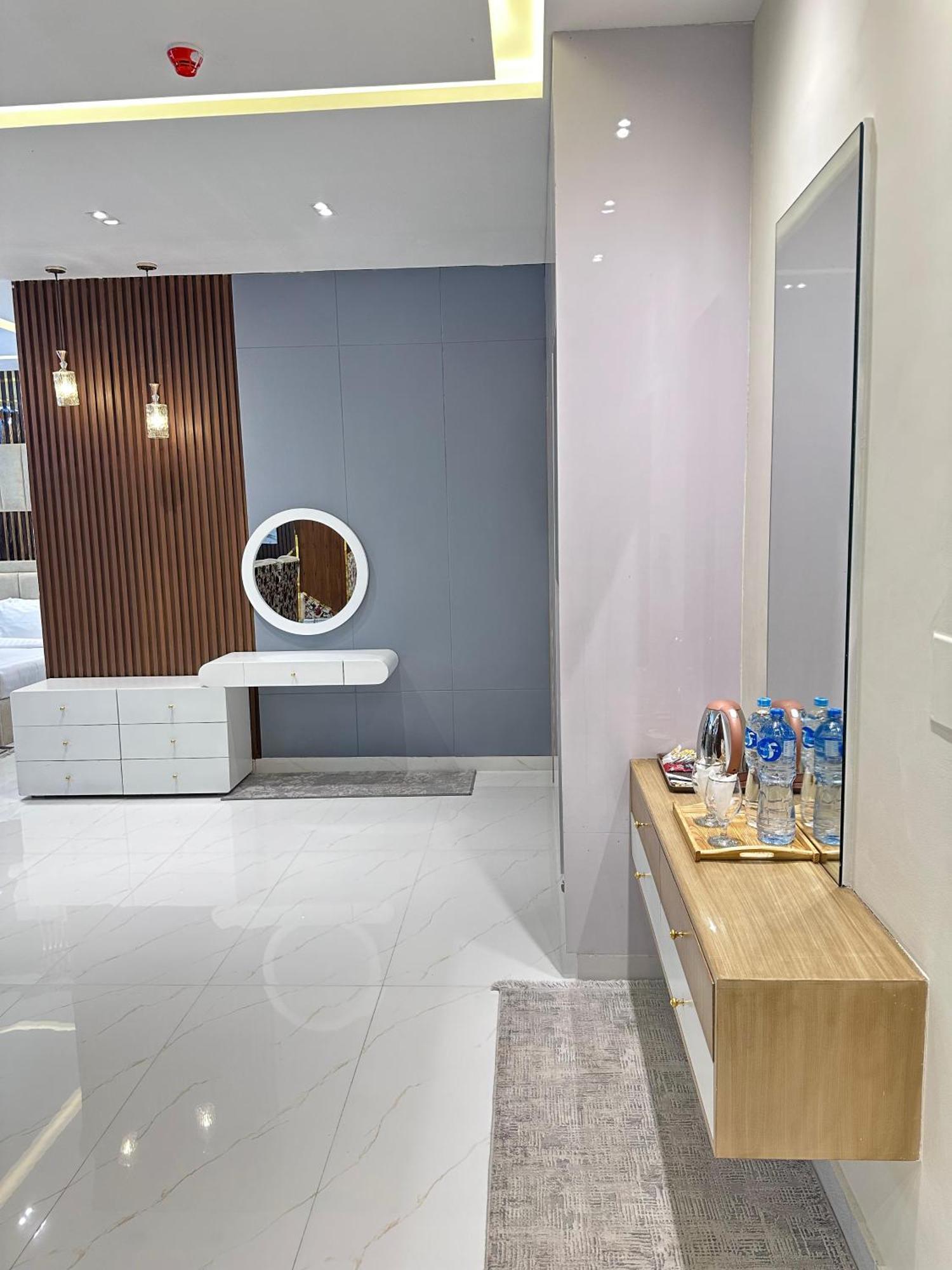Pavilion Suites - Premium Aparthotel In Bahria Town ラーワルピンディー エクステリア 写真