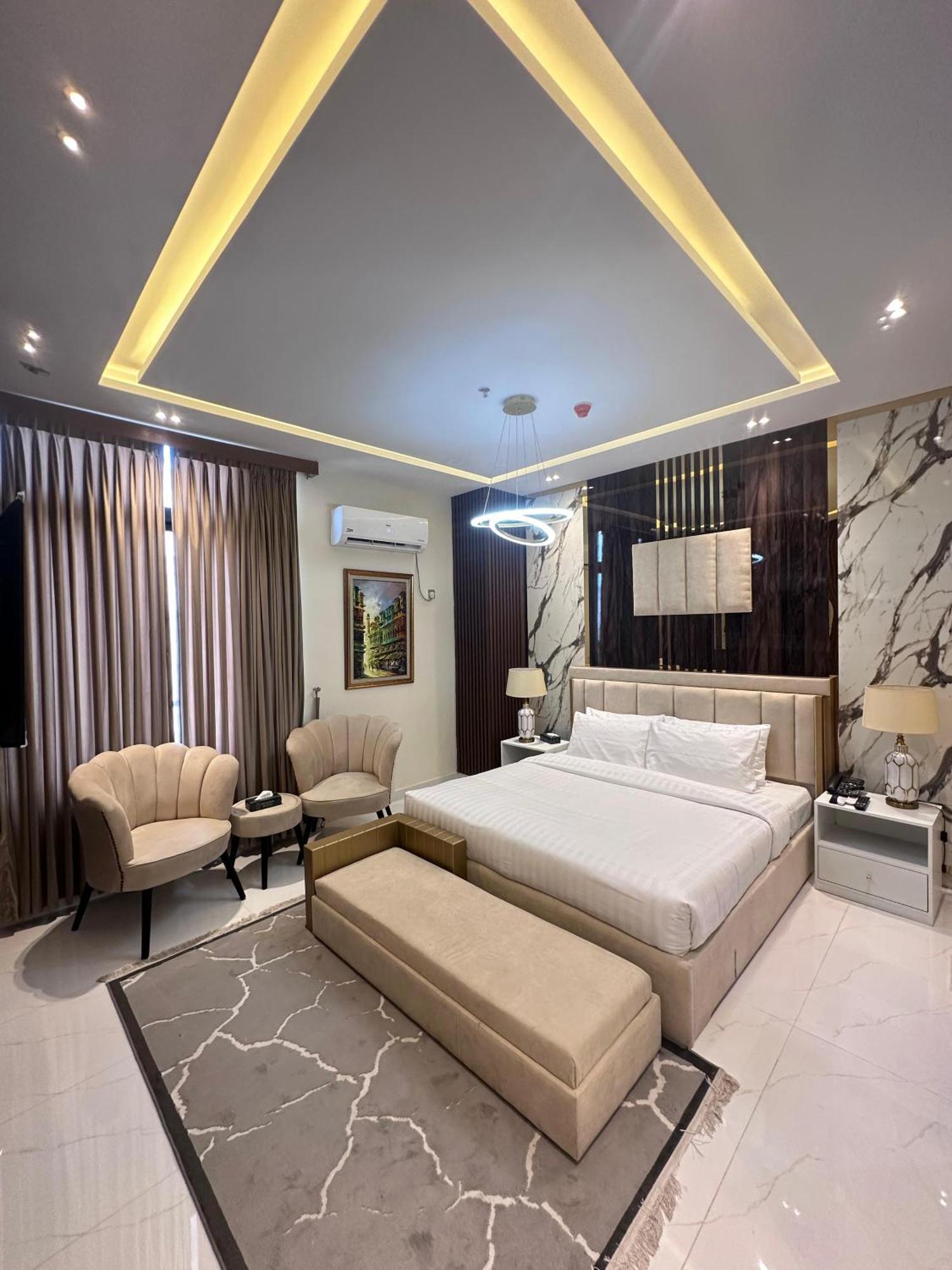 Pavilion Suites - Premium Aparthotel In Bahria Town ラーワルピンディー エクステリア 写真