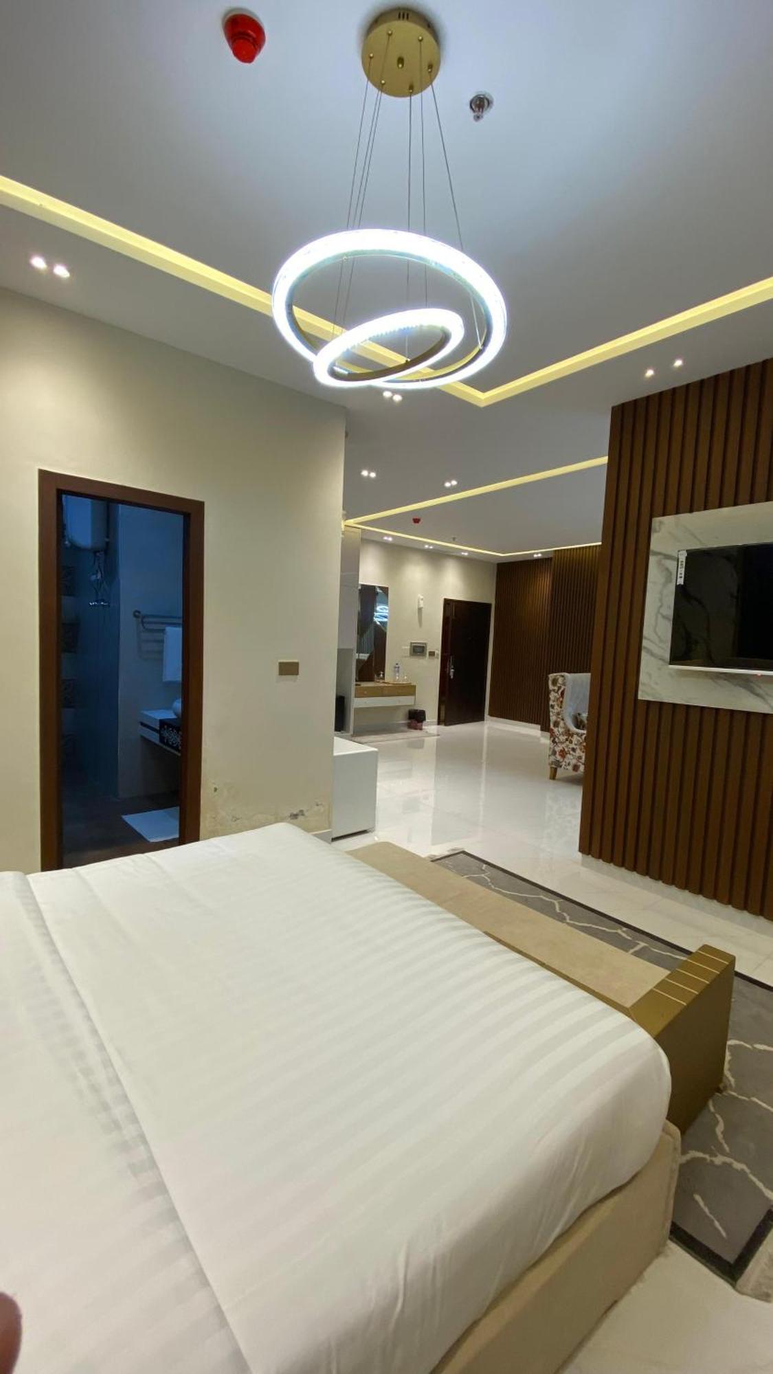 Pavilion Suites - Premium Aparthotel In Bahria Town ラーワルピンディー エクステリア 写真